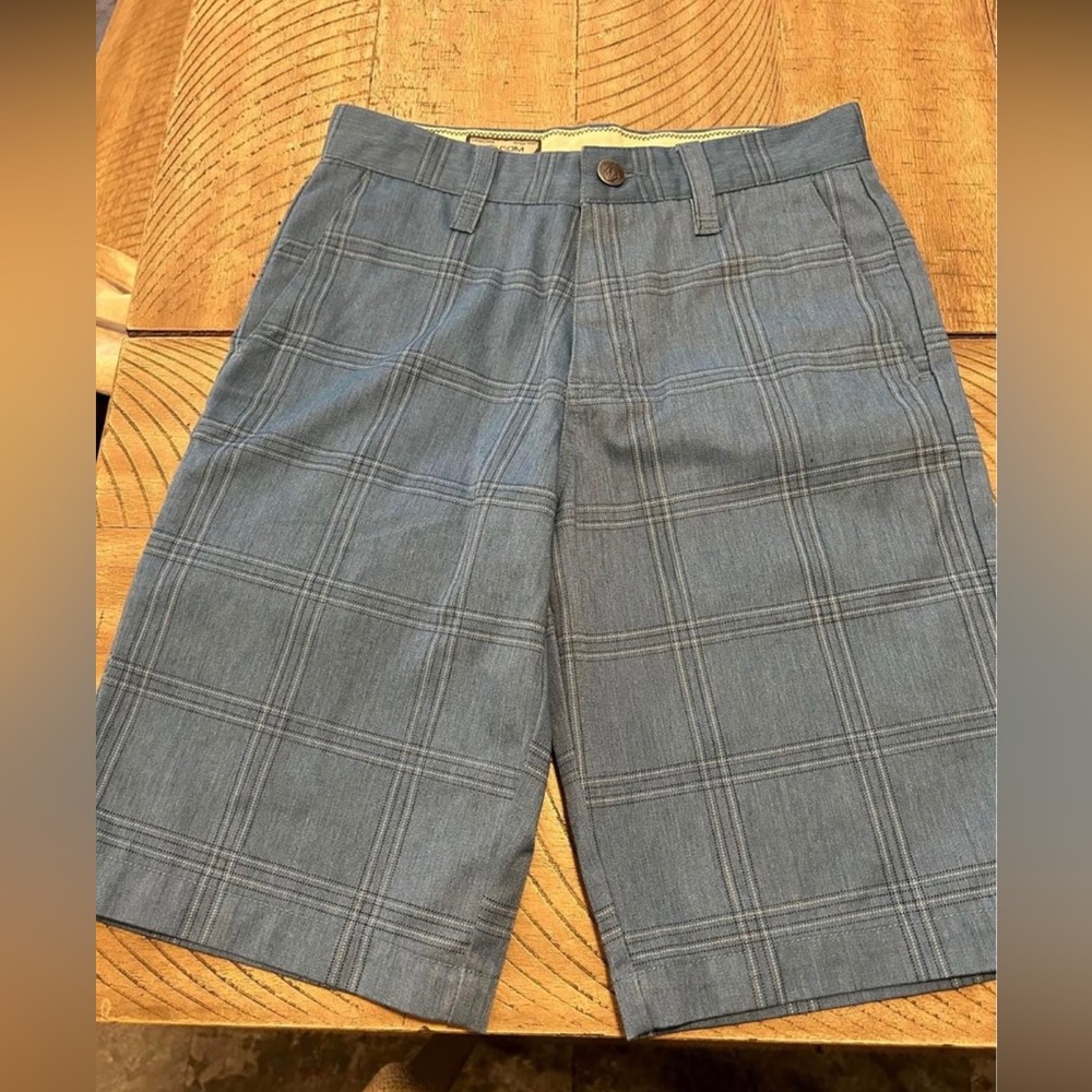 NEW VOLCOM BOYS SHORTS 
SIZE 25/10 REG
